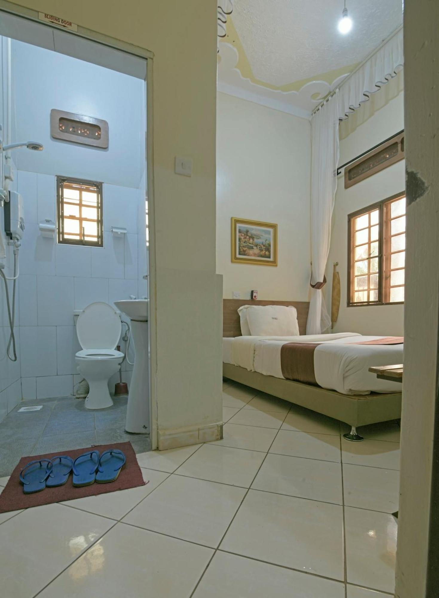 Hoima Buffalo Hotel & Business Hub Ltd 外观 照片