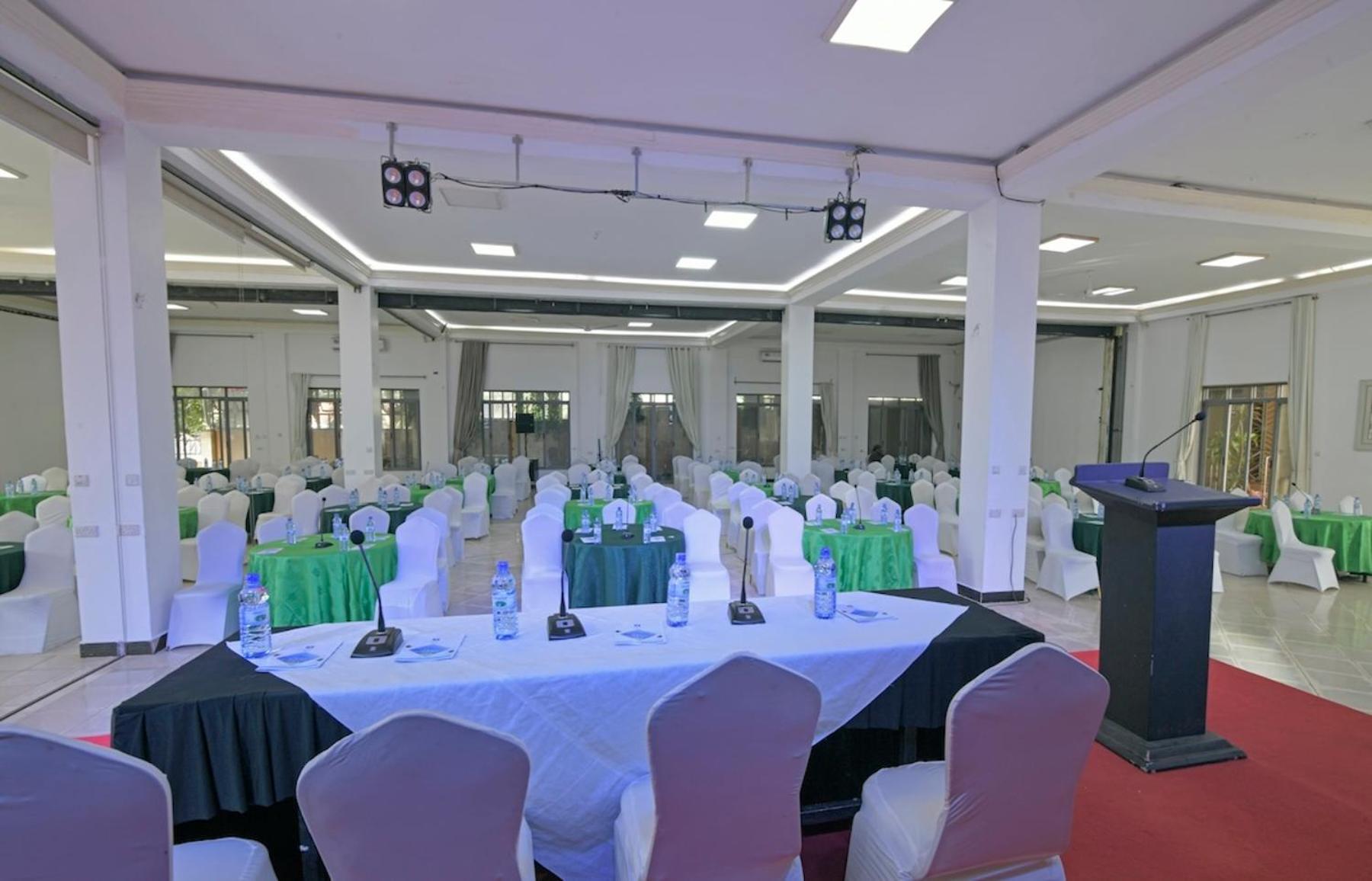 Hoima Buffalo Hotel & Business Hub Ltd 外观 照片