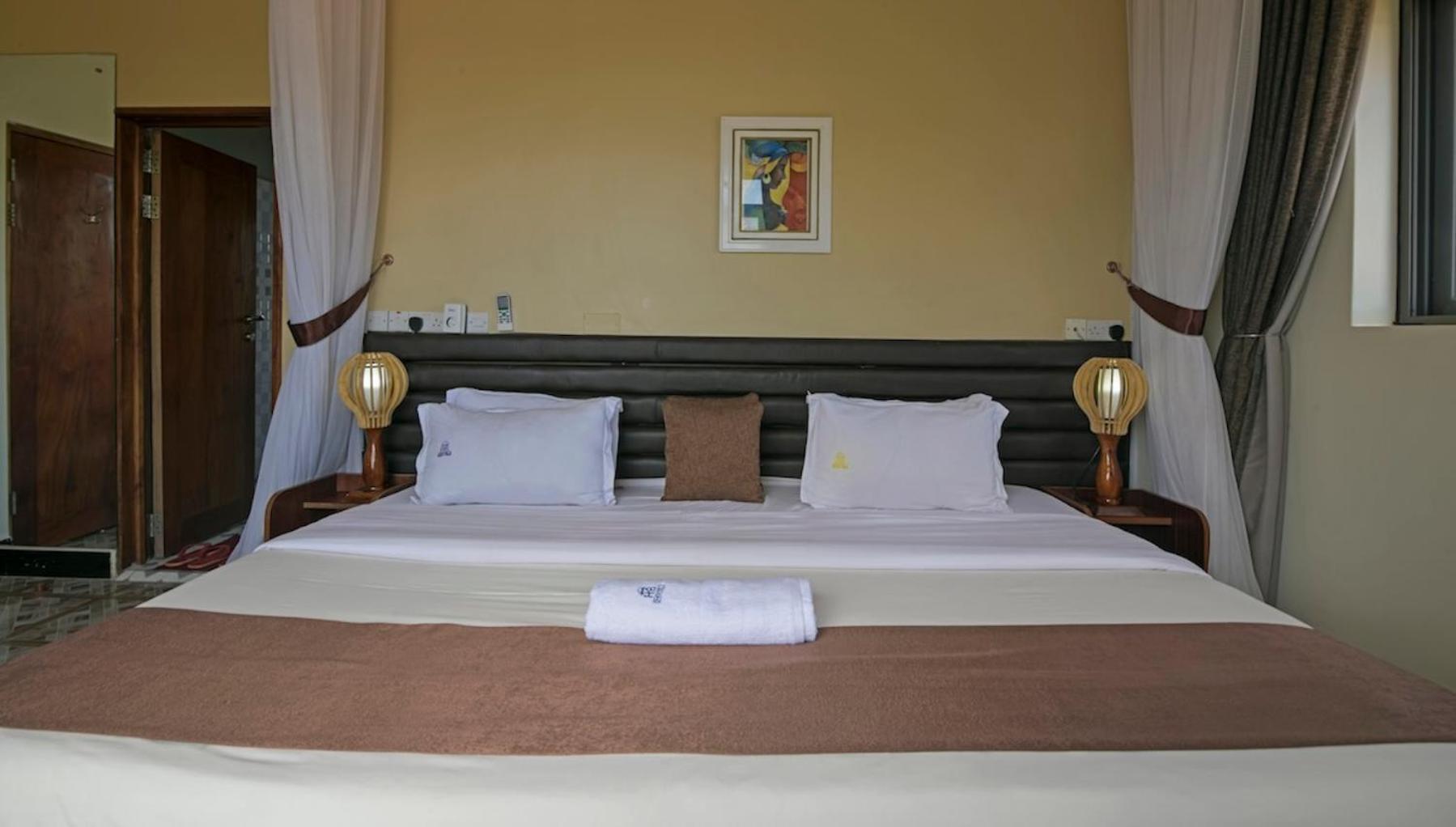 Hoima Buffalo Hotel & Business Hub Ltd 外观 照片